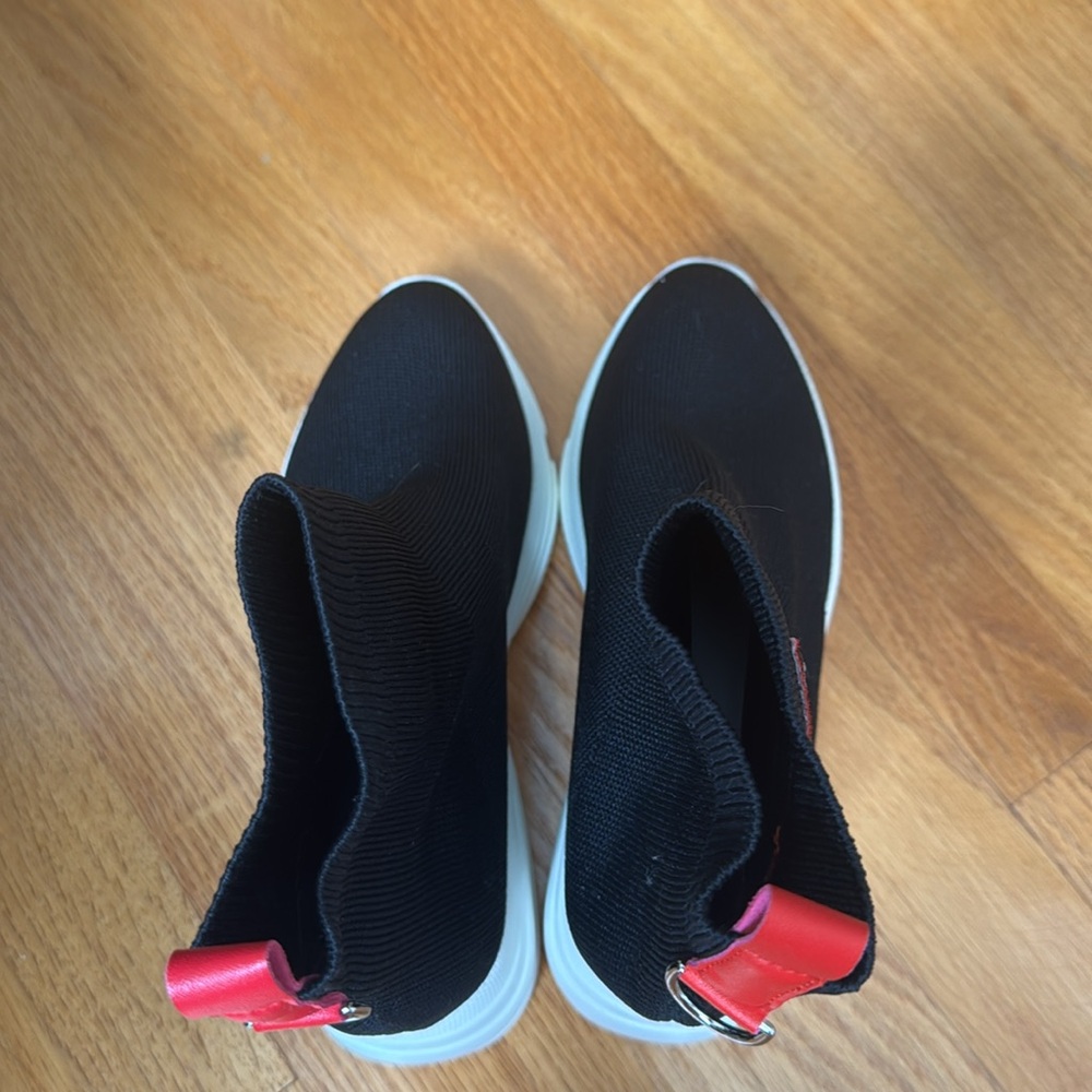 Shoes - Picture 2 of 3